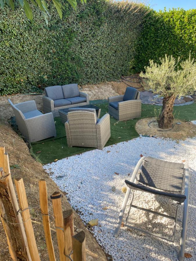 Petit Nid Douillet En Luberon Avec Spa Ansouis Exterior photo